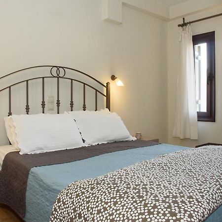 אסוס Cosis Inn מראה חיצוני תמונה