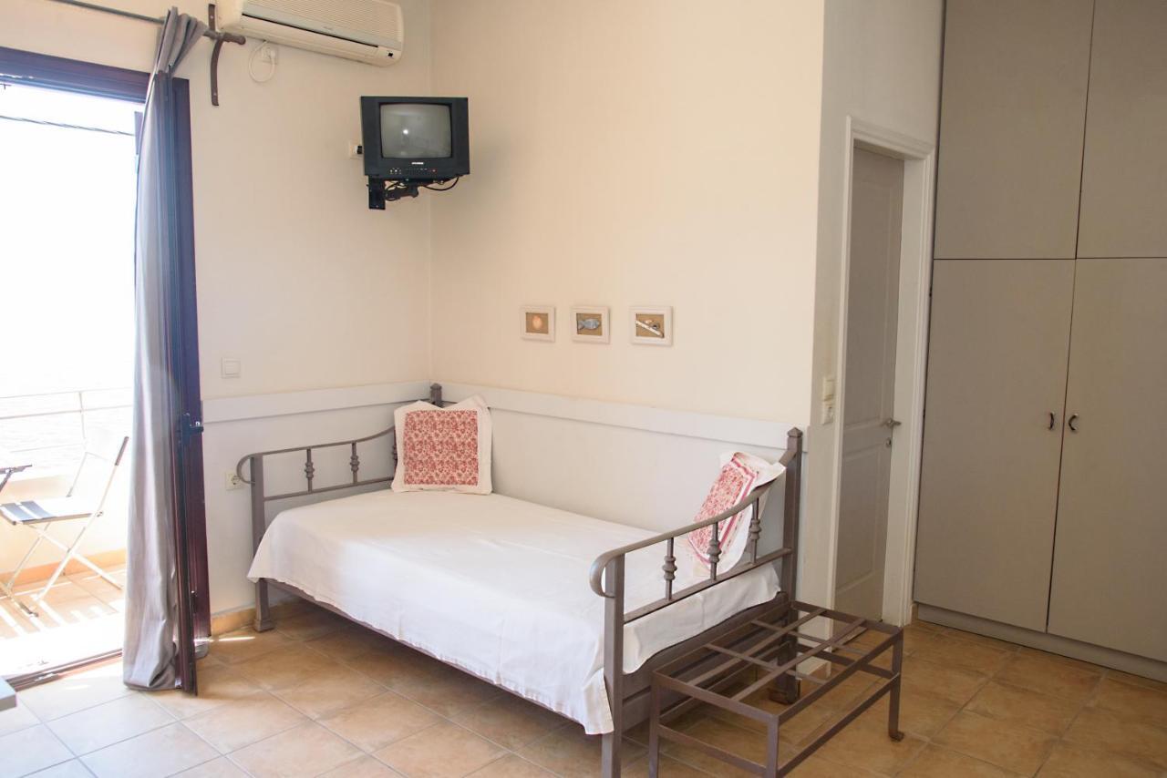 אסוס Cosis Inn מראה חיצוני תמונה